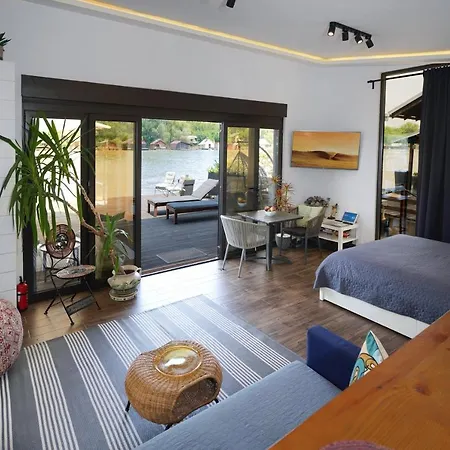 Beach House Belgrade Exterior photo